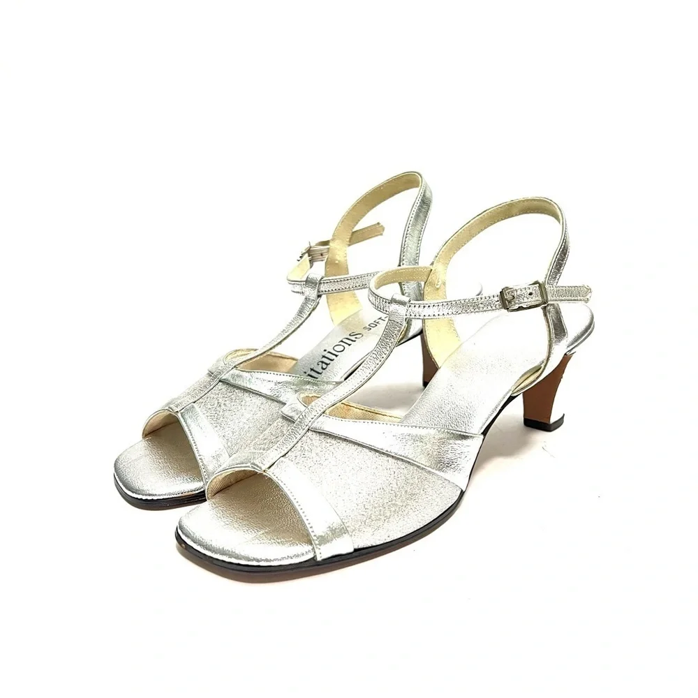 Vintage 1960s deadstock metallic silver vegan leather holiday glam party heels